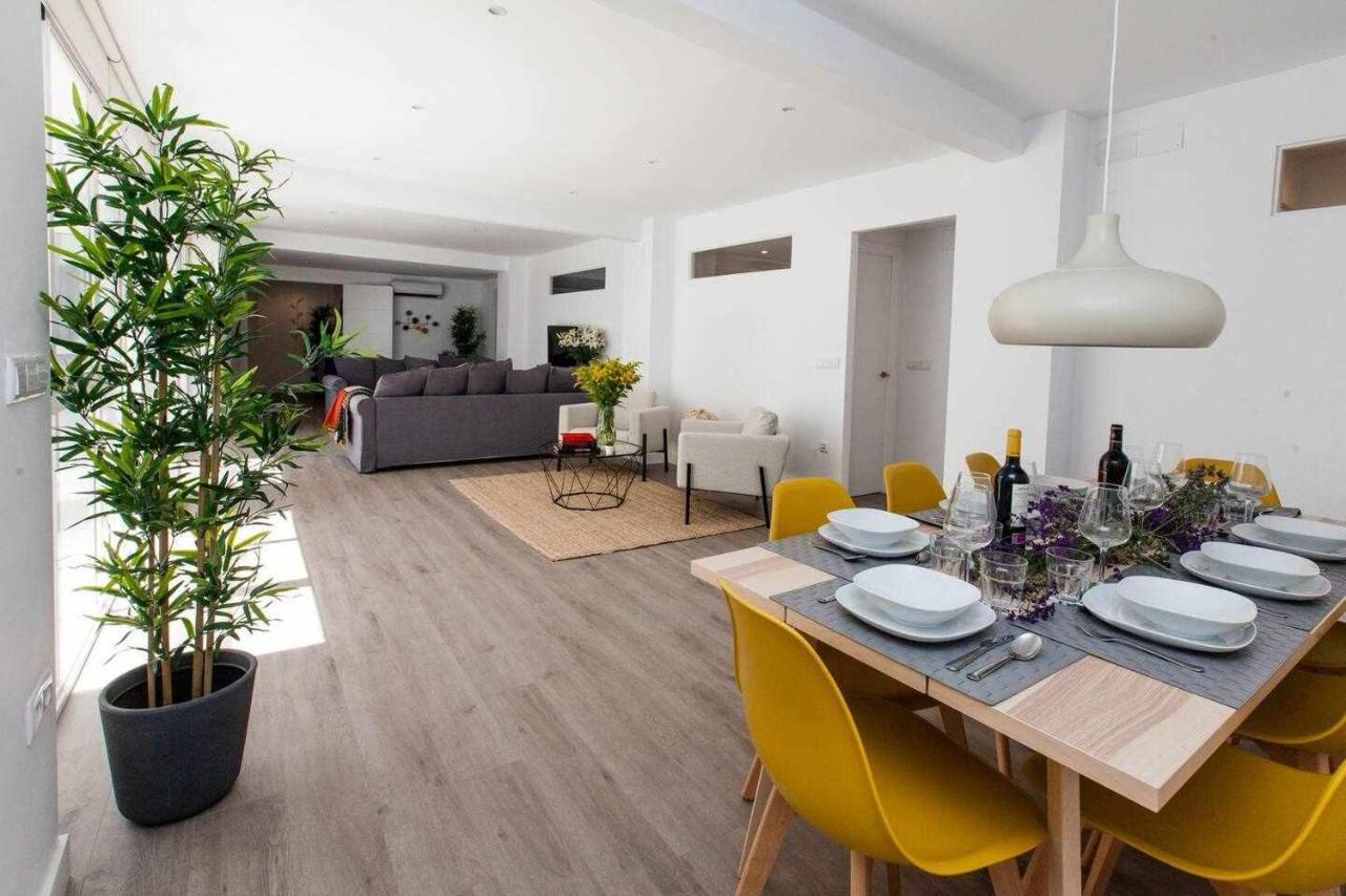 Isg Apartments Downtown Family Haven Free Parking Spot Sevilla Bagian luar foto