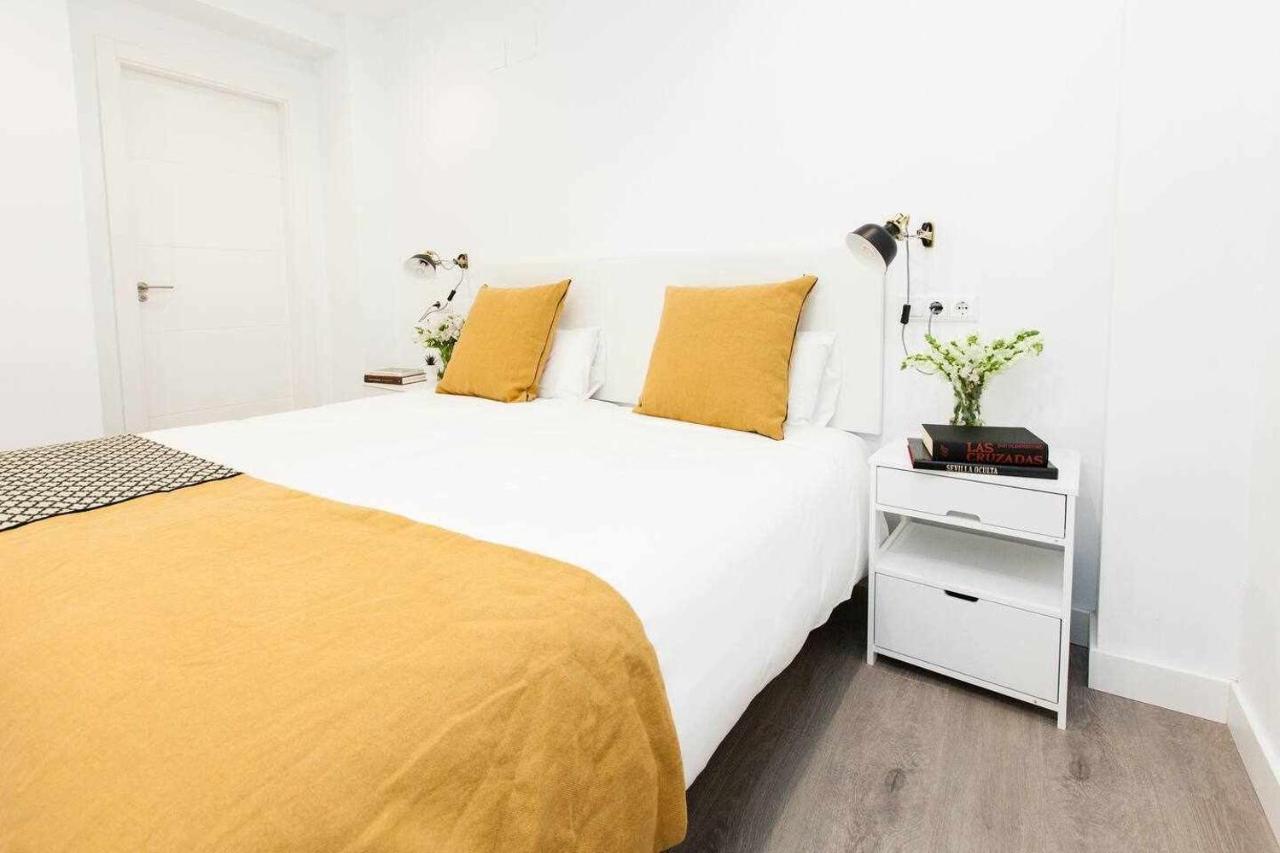 Isg Apartments Downtown Family Haven Free Parking Spot Sevilla Bagian luar foto