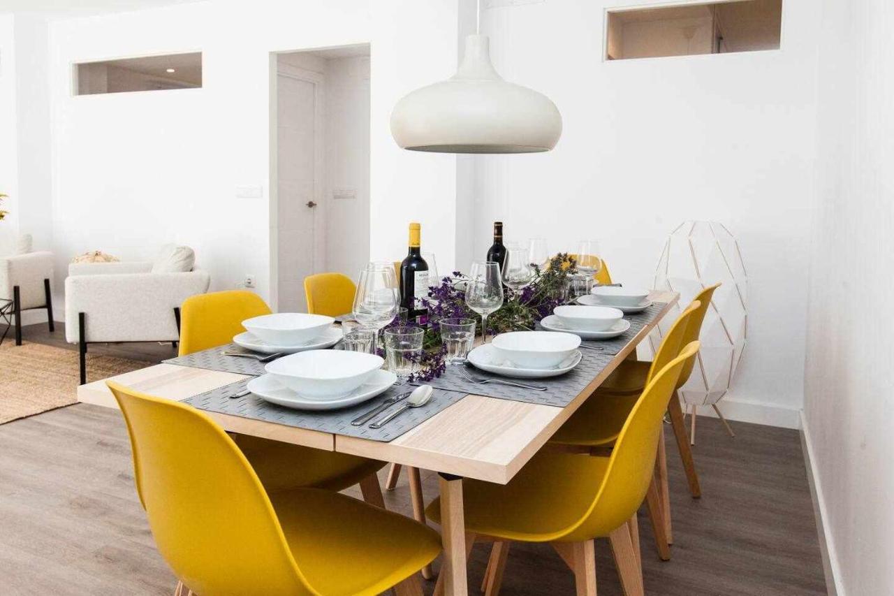 Isg Apartments Downtown Family Haven Free Parking Spot Sevilla Bagian luar foto