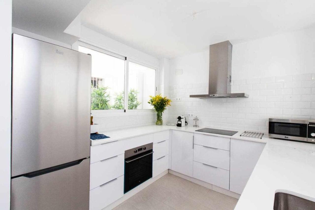 Isg Apartments Downtown Family Haven Free Parking Spot Sevilla Bagian luar foto
