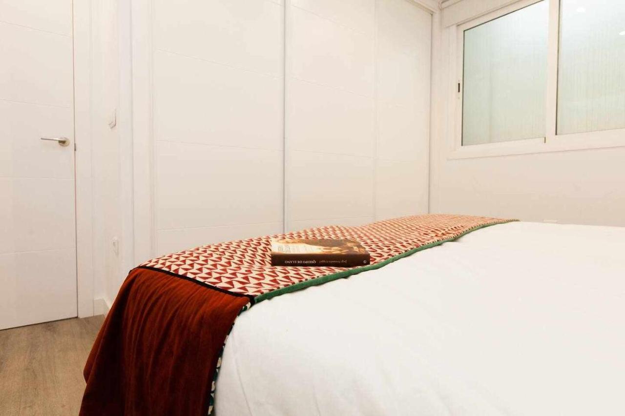 Isg Apartments Downtown Family Haven Free Parking Spot Sevilla Bagian luar foto