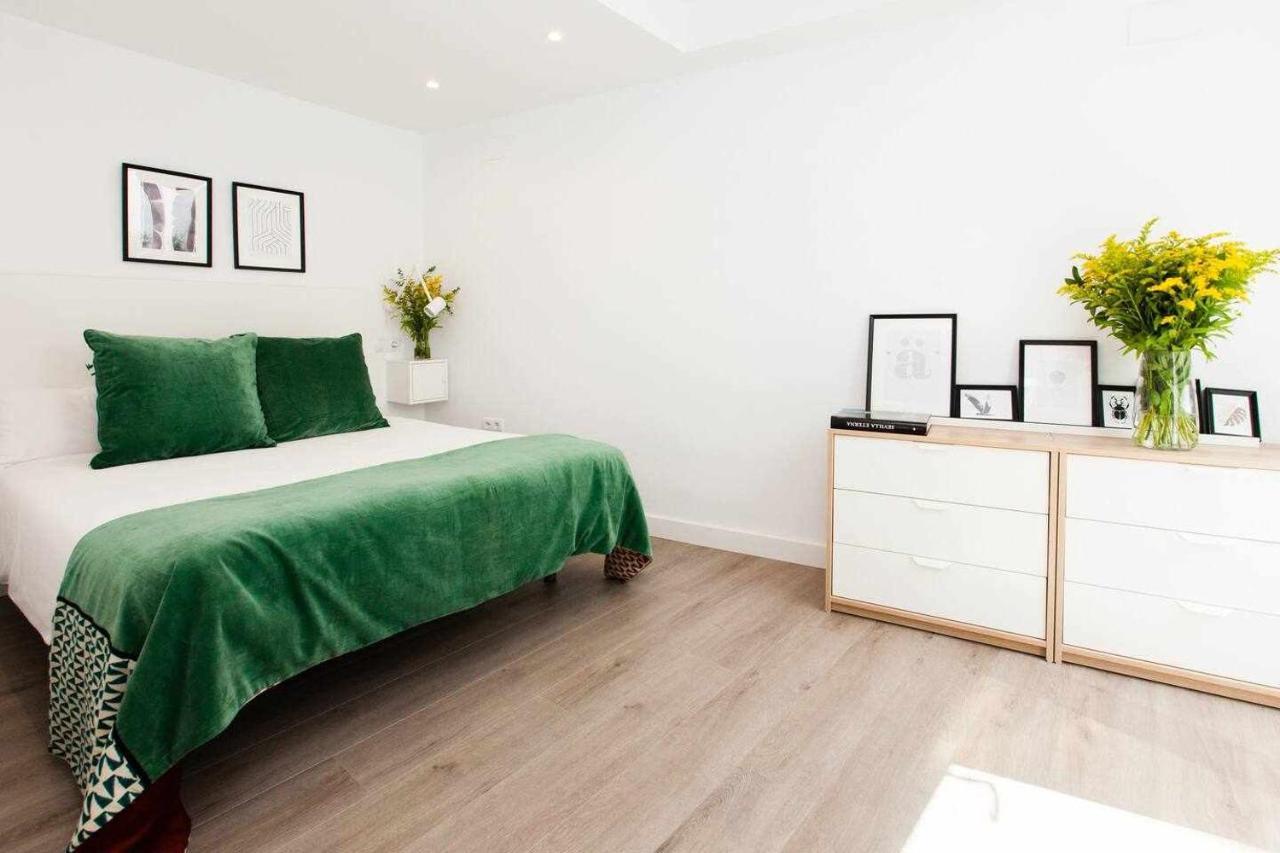 Isg Apartments Downtown Family Haven Free Parking Spot Sevilla Bagian luar foto