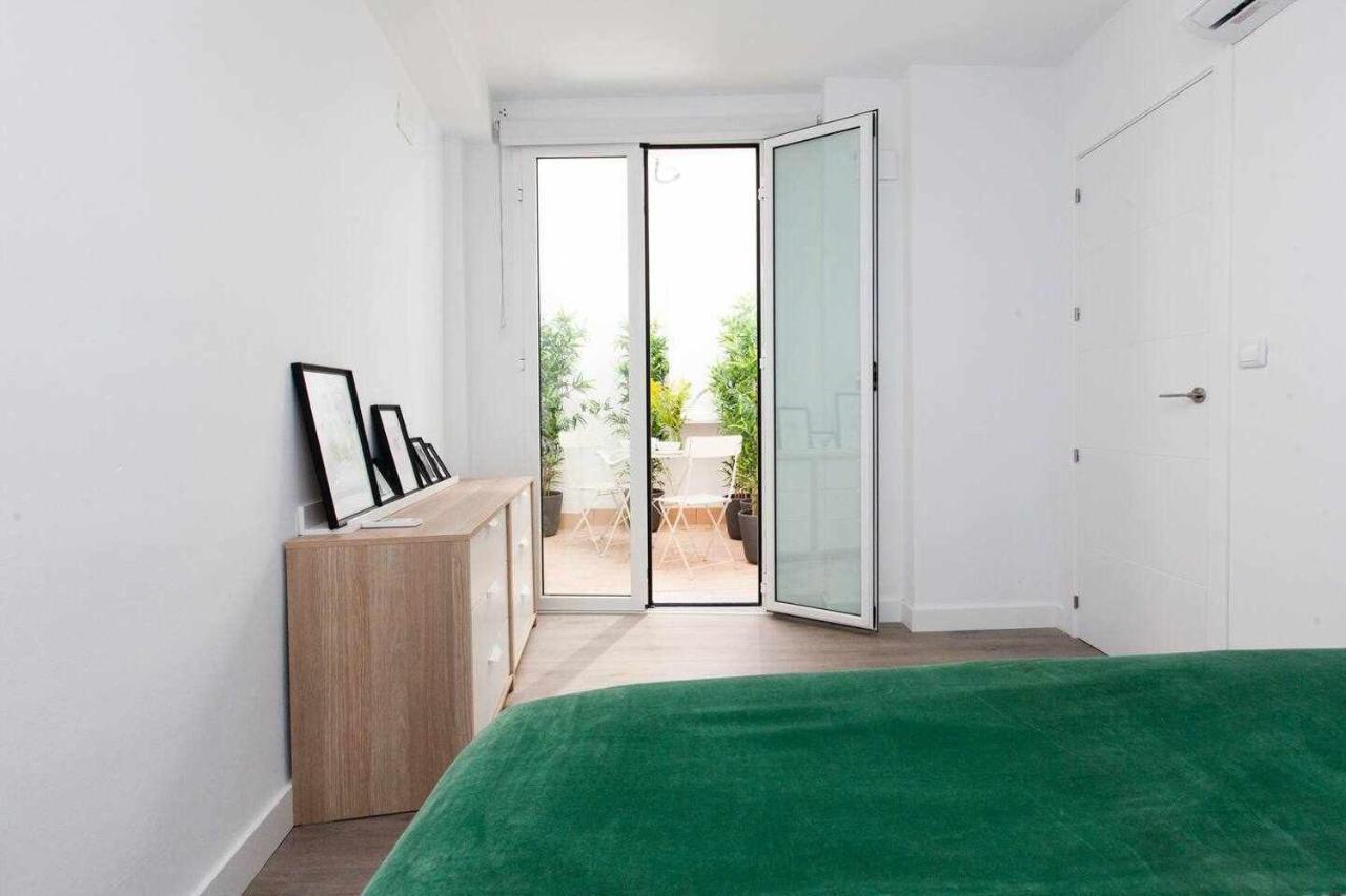 Isg Apartments Downtown Family Haven Free Parking Spot Sevilla Bagian luar foto
