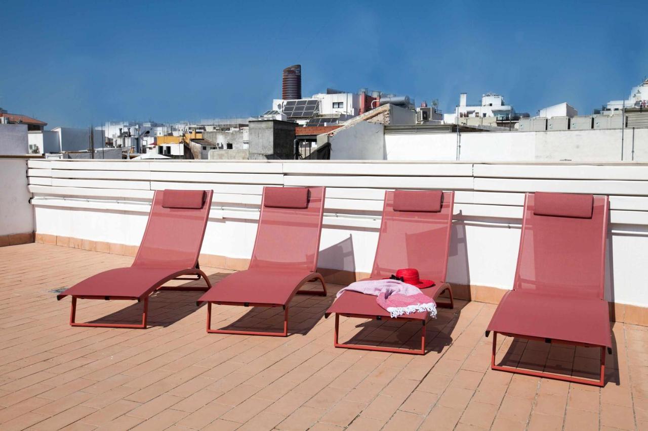 Isg Apartments Downtown Family Haven Free Parking Spot Sevilla Bagian luar foto