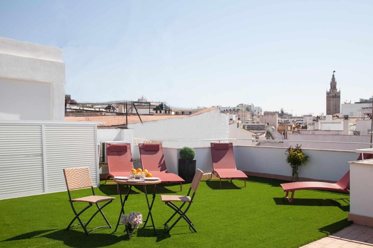 Isg Apartments Downtown Family Haven Free Parking Spot Sevilla Bagian luar foto
