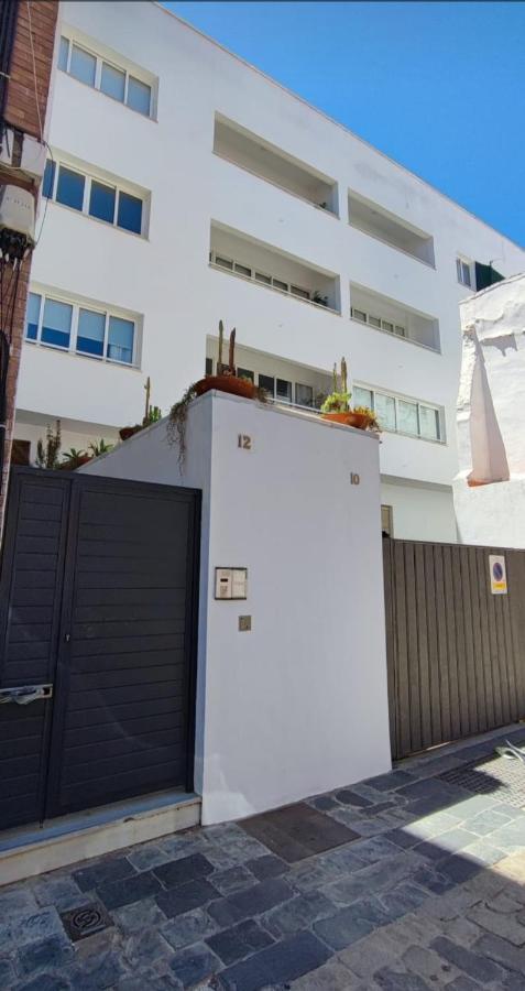 Isg Apartments Downtown Family Haven Free Parking Spot Sevilla Bagian luar foto